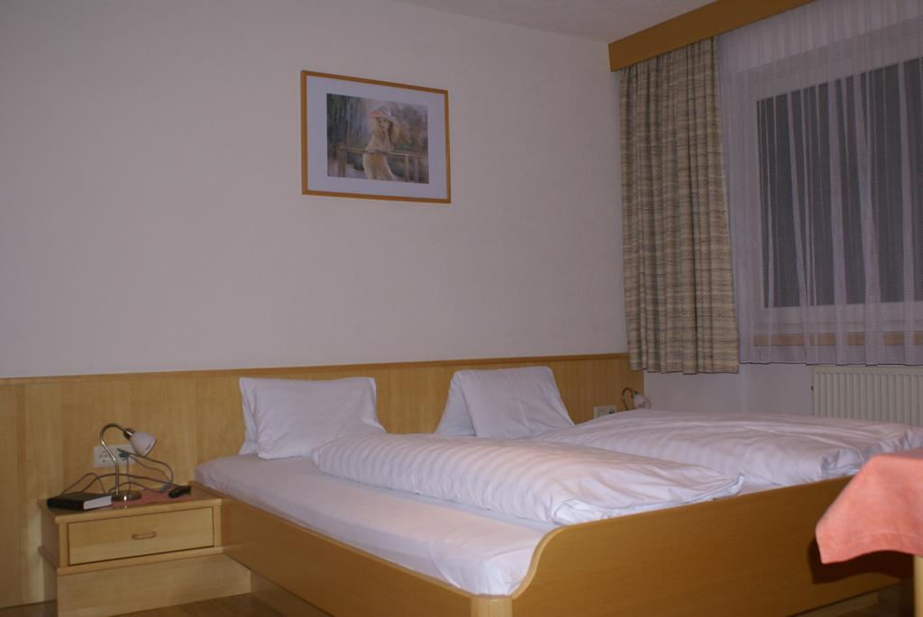 Gasthof Hirschen Wenns Room photo