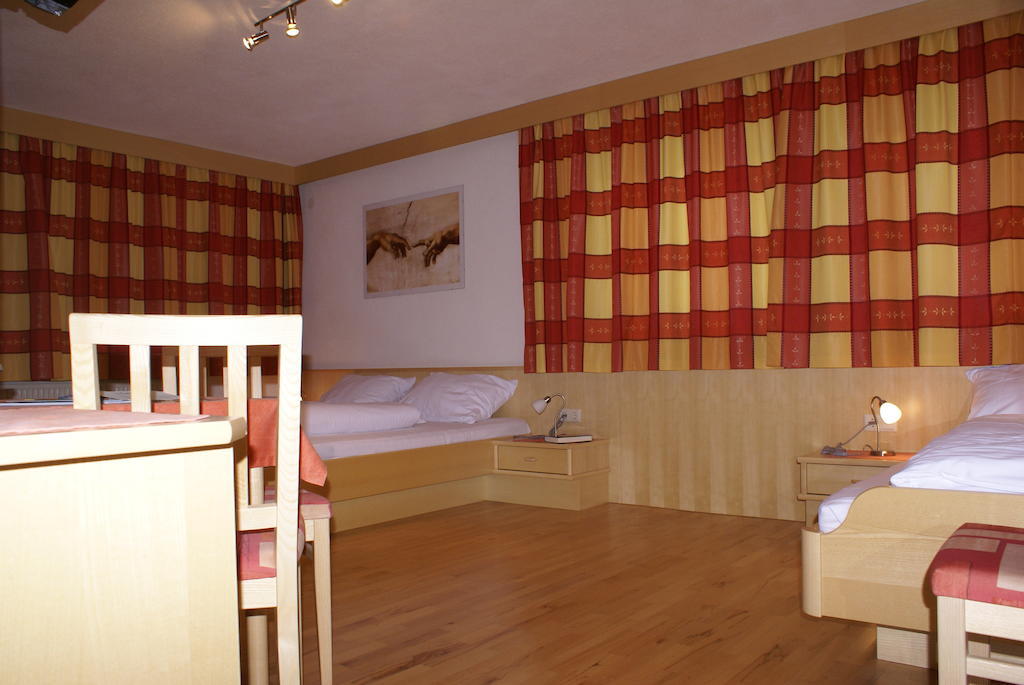 Gasthof Hirschen Wenns Room photo