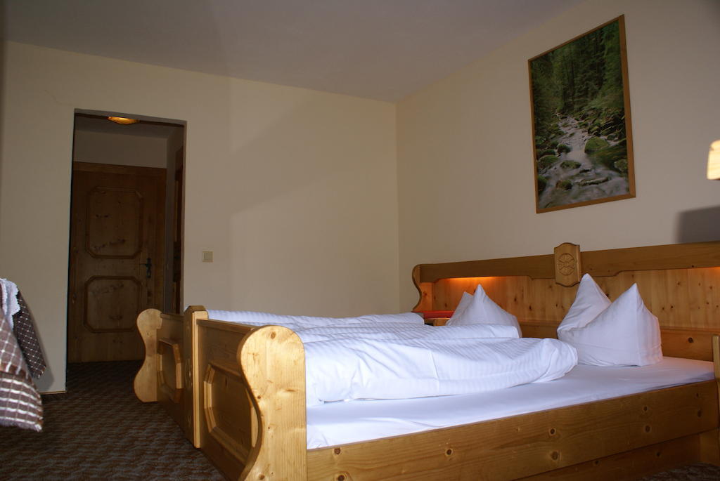 Gasthof Hirschen Wenns Room photo